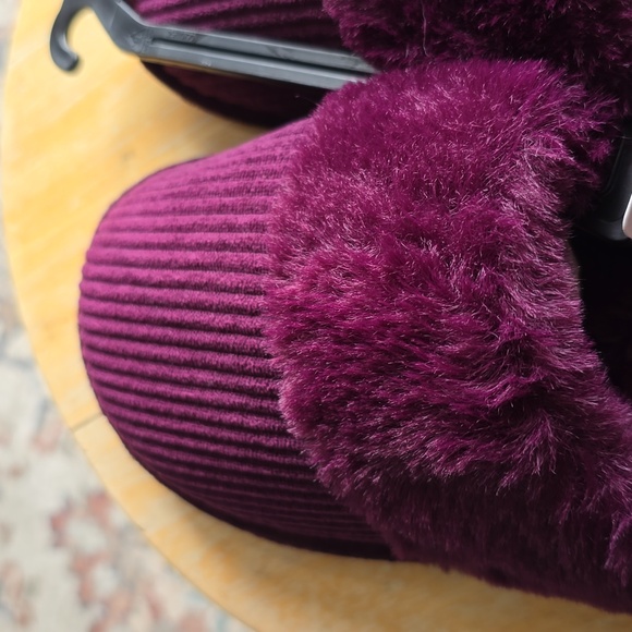 EAST 5TH BRAND WOMENS WINE COLOR RIBBED & FAUX FUR SLIP-ON SLIPPERS SIZE SMALL - Picture 4 of 11